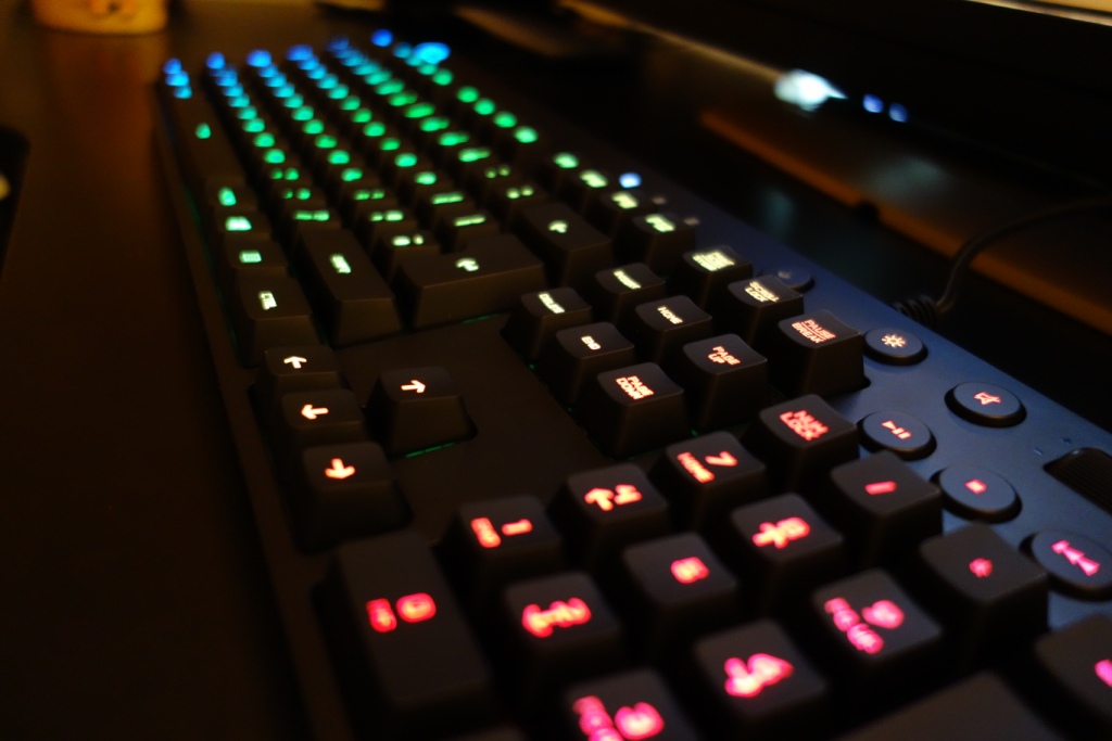 Logitech Orion Spectrum Review – nice RGB mechanical keyboard, but has cheaply made keycaps | Dubbed